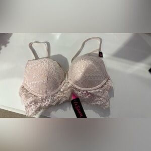 Cream Lace Bra - BRAND NEW